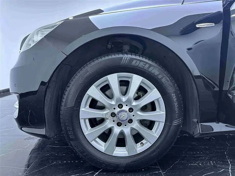 Mercedes-Benz R-class