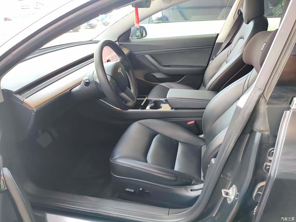 Tesla Model 3, 2020 15