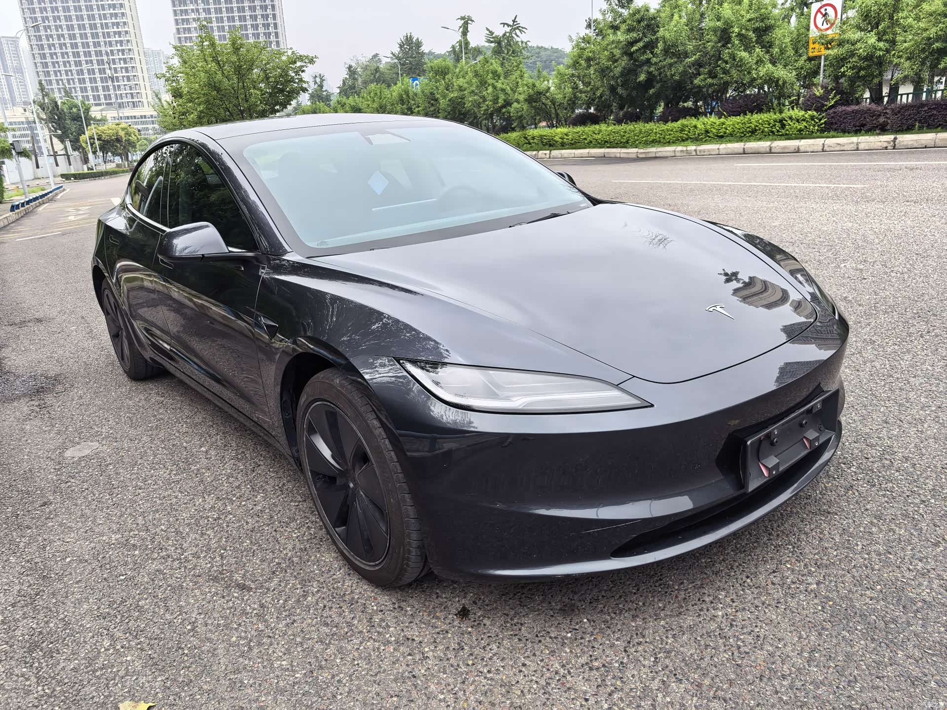 Tesla Model 3, 2025 3