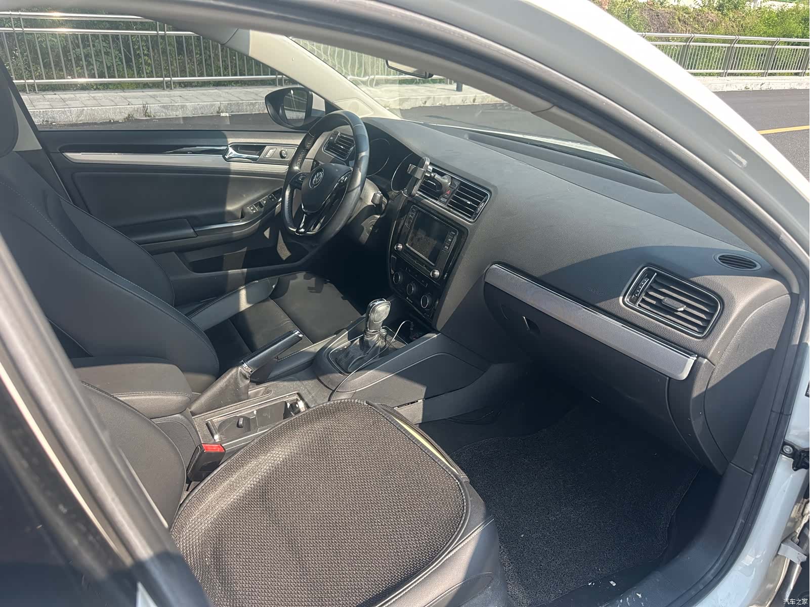 Volkswagen Sagitar, 2019 9