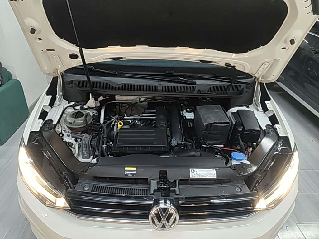 Volkswagen L, 2018 20