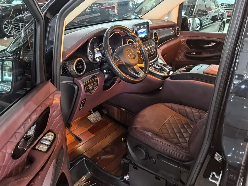 Mercedes-Benz V-class