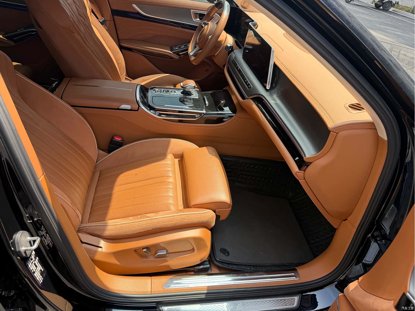 Hongqi H9, 2024 8