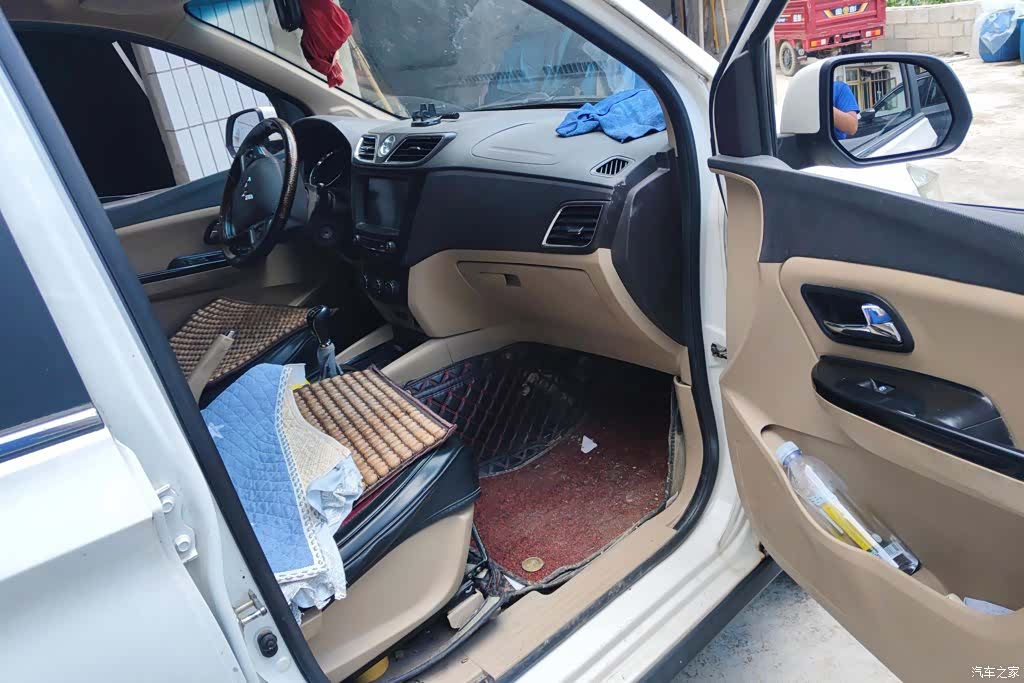 Wuling Hongguang, 2017 8
