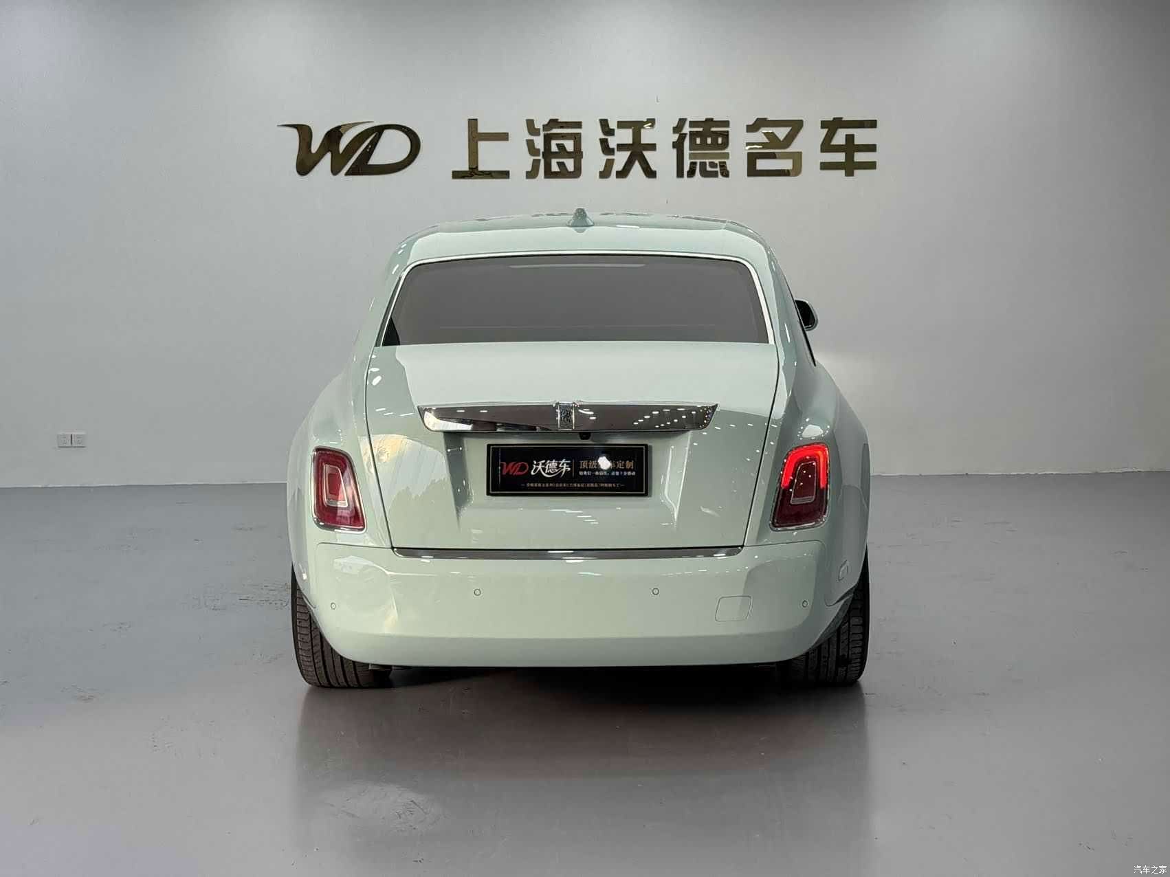 Rolls-Royce Phantom, 2024 все фото