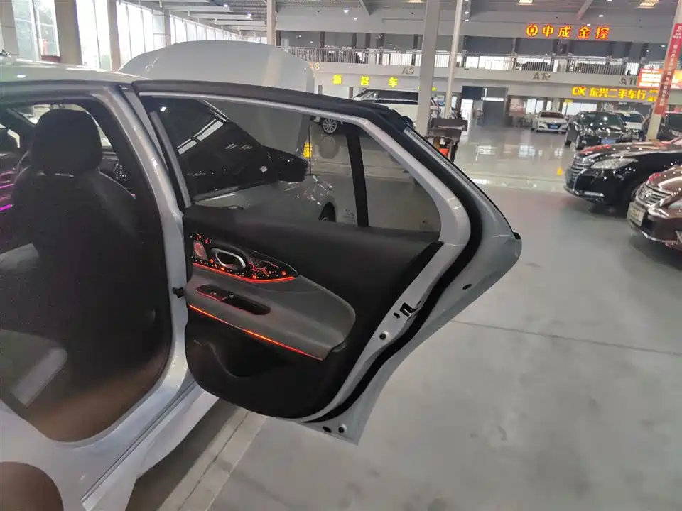 Trumpchi Shadow Leopard