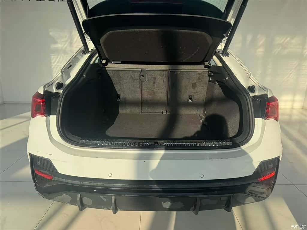 Audi Q3, 2023 6