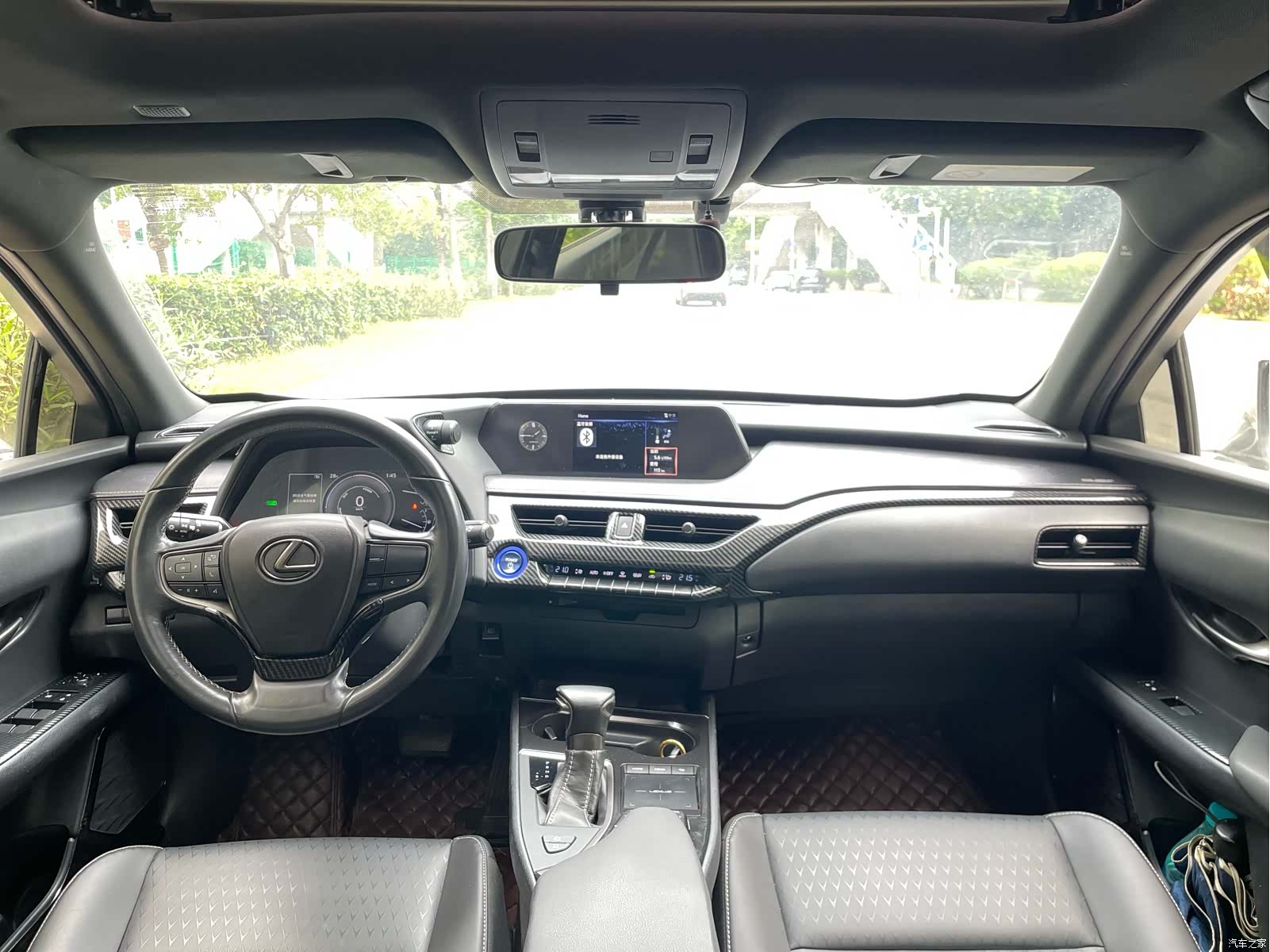 Lexus UX, 2019 13