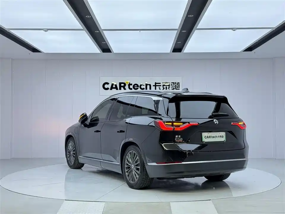 NIO ES8