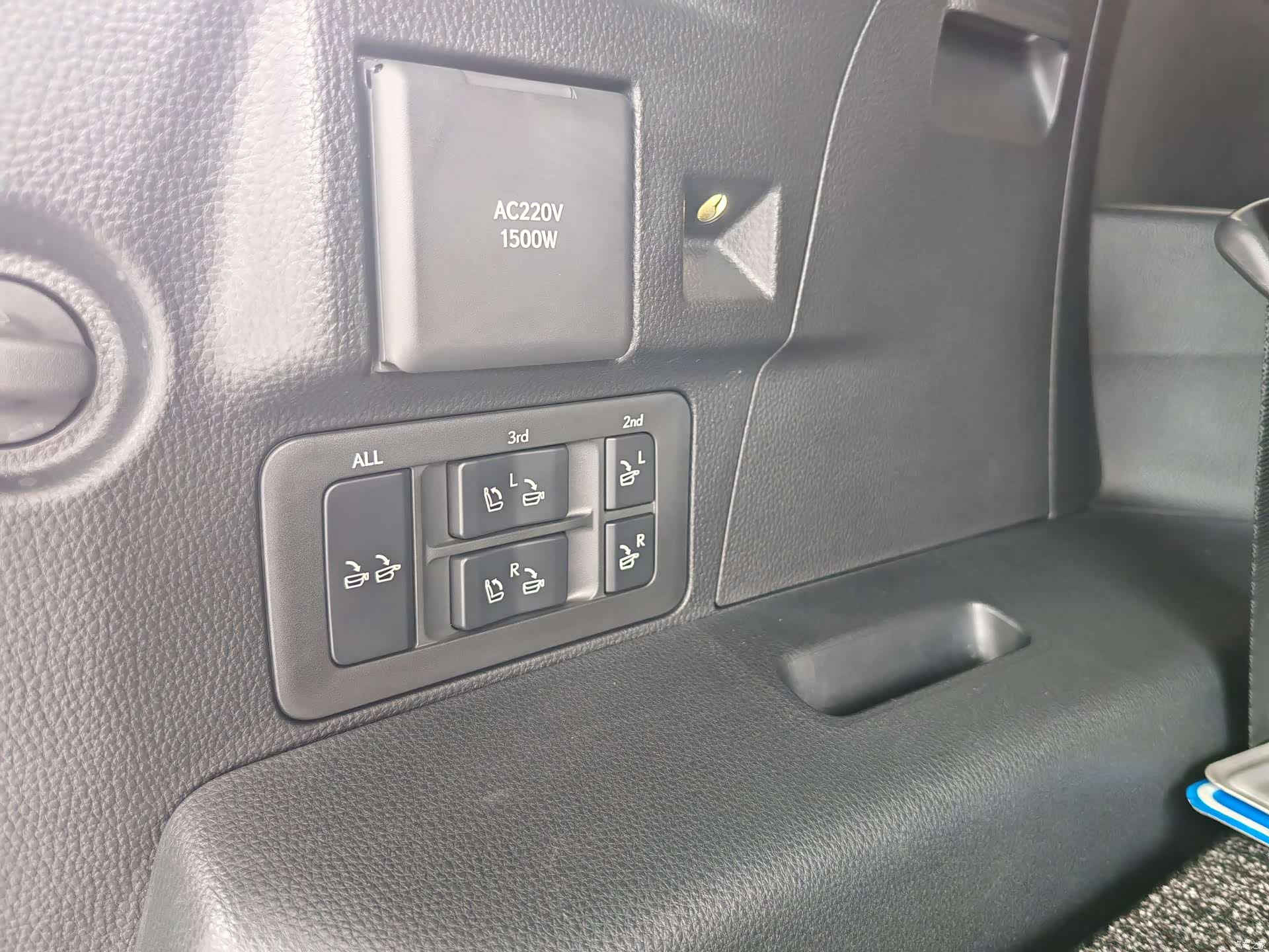 Lexus LX, 2025 23