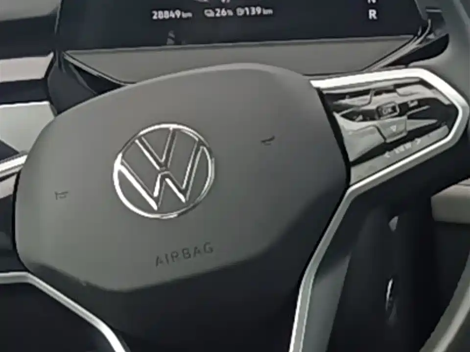 Volkswagen ID.6 CROZZ