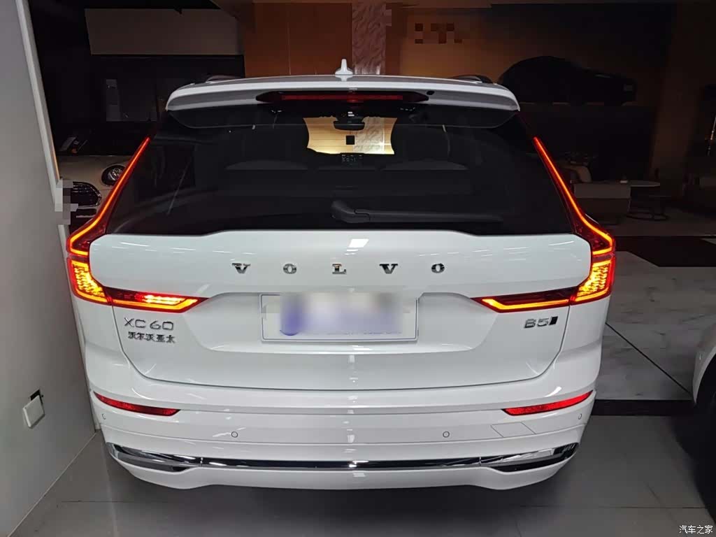 Volvo XC60, 2025 4