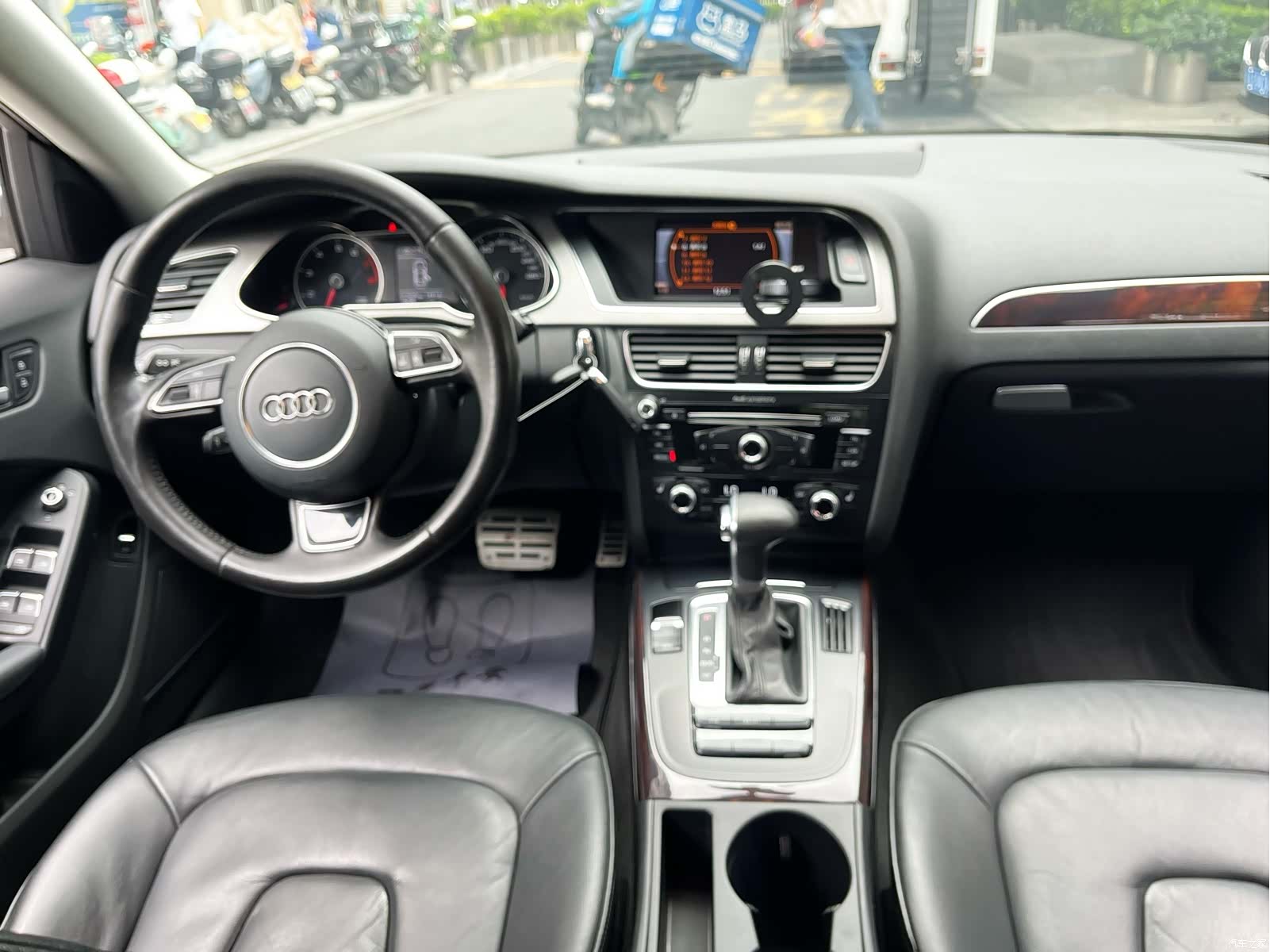 Audi A4L, 2015 13