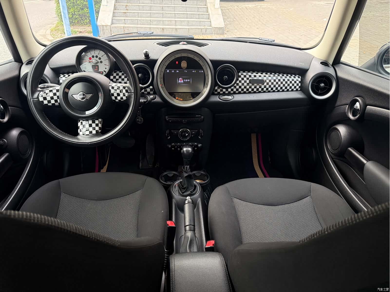 Mini ONE, 2013 9