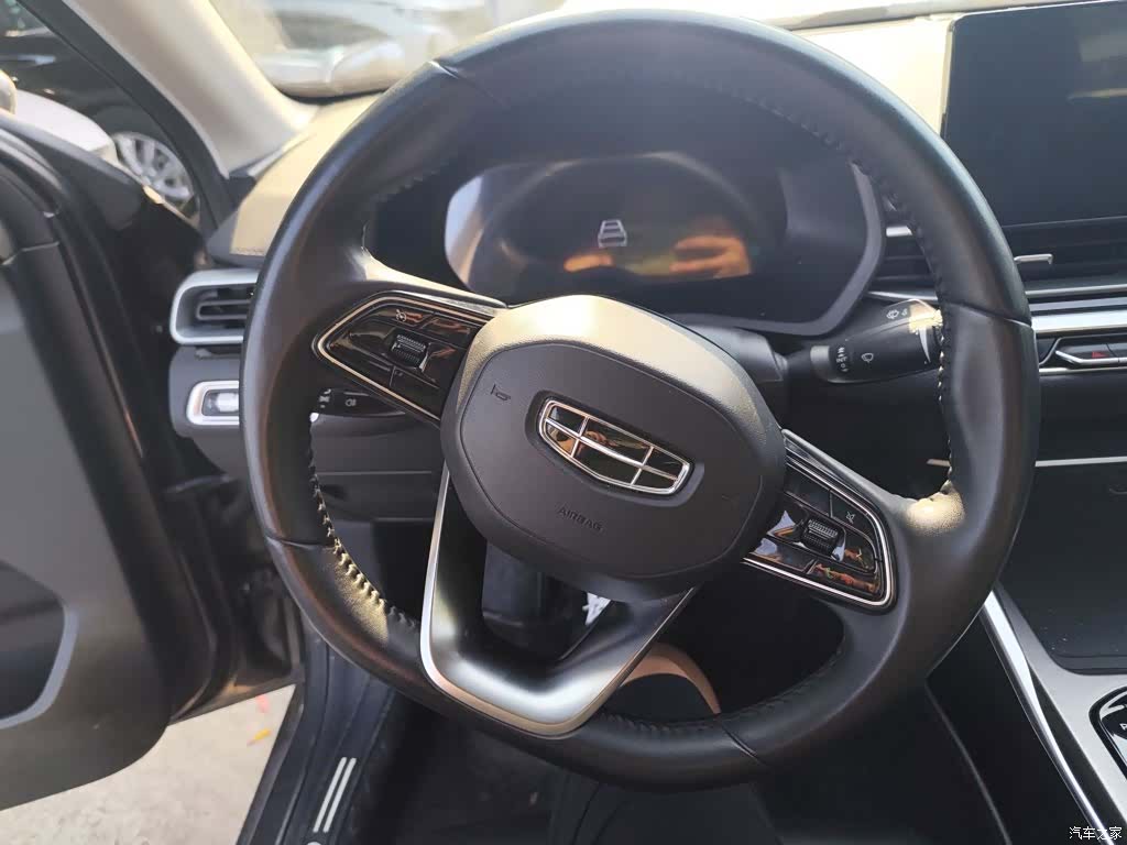 Geely Emgrand, 2022 19