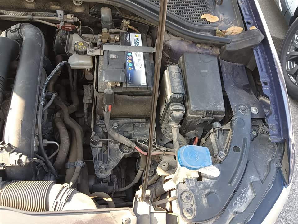 Volkswagen T-ROC exploring Songs