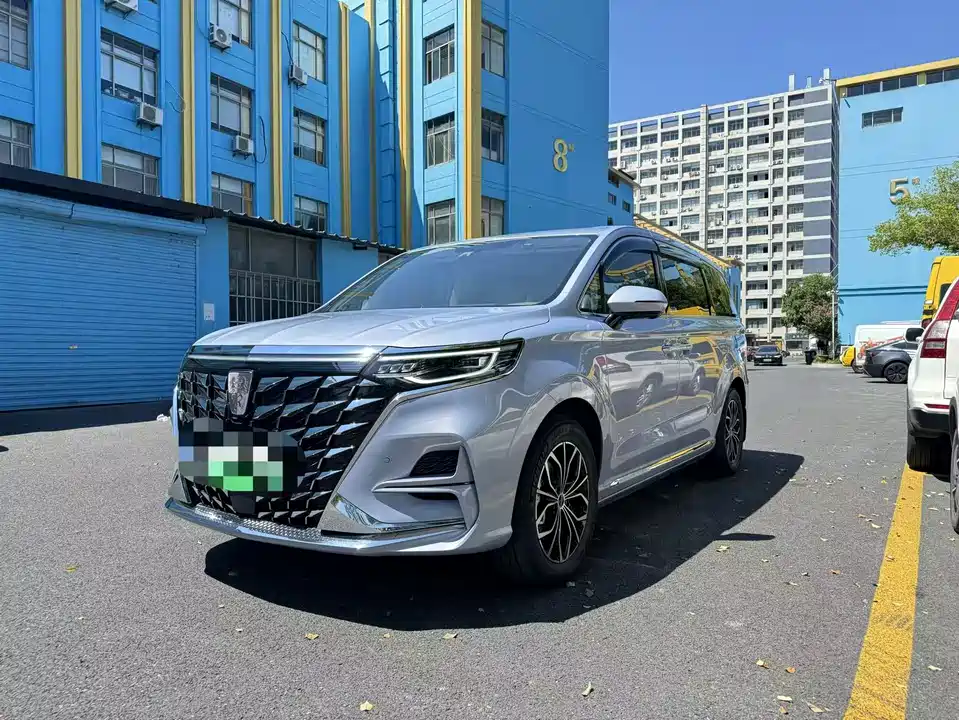 Roewe iMAX8