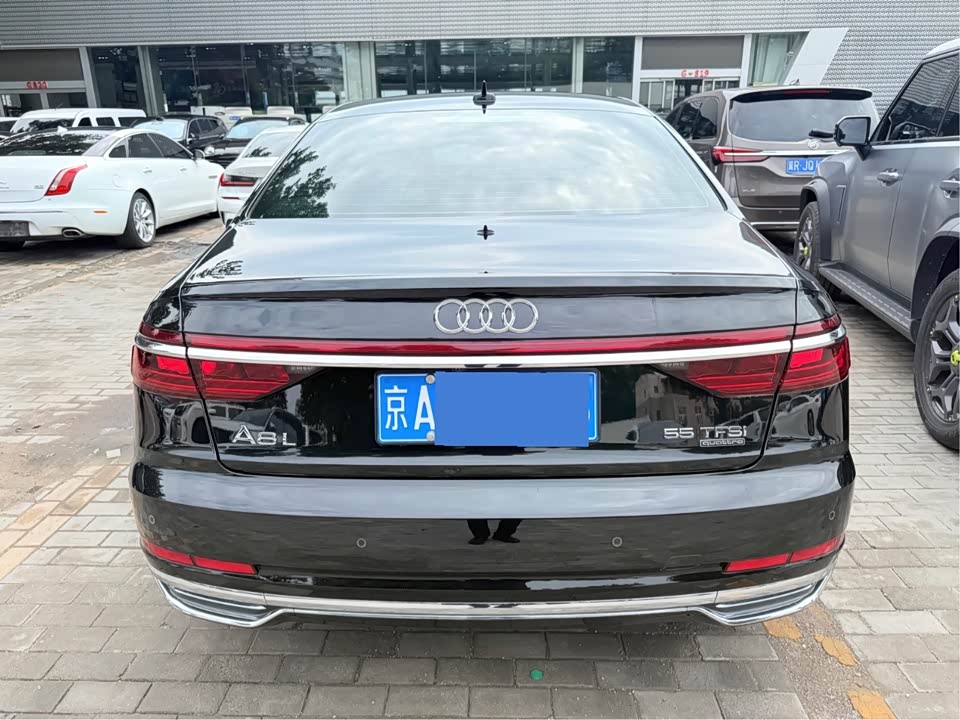 Audi A8