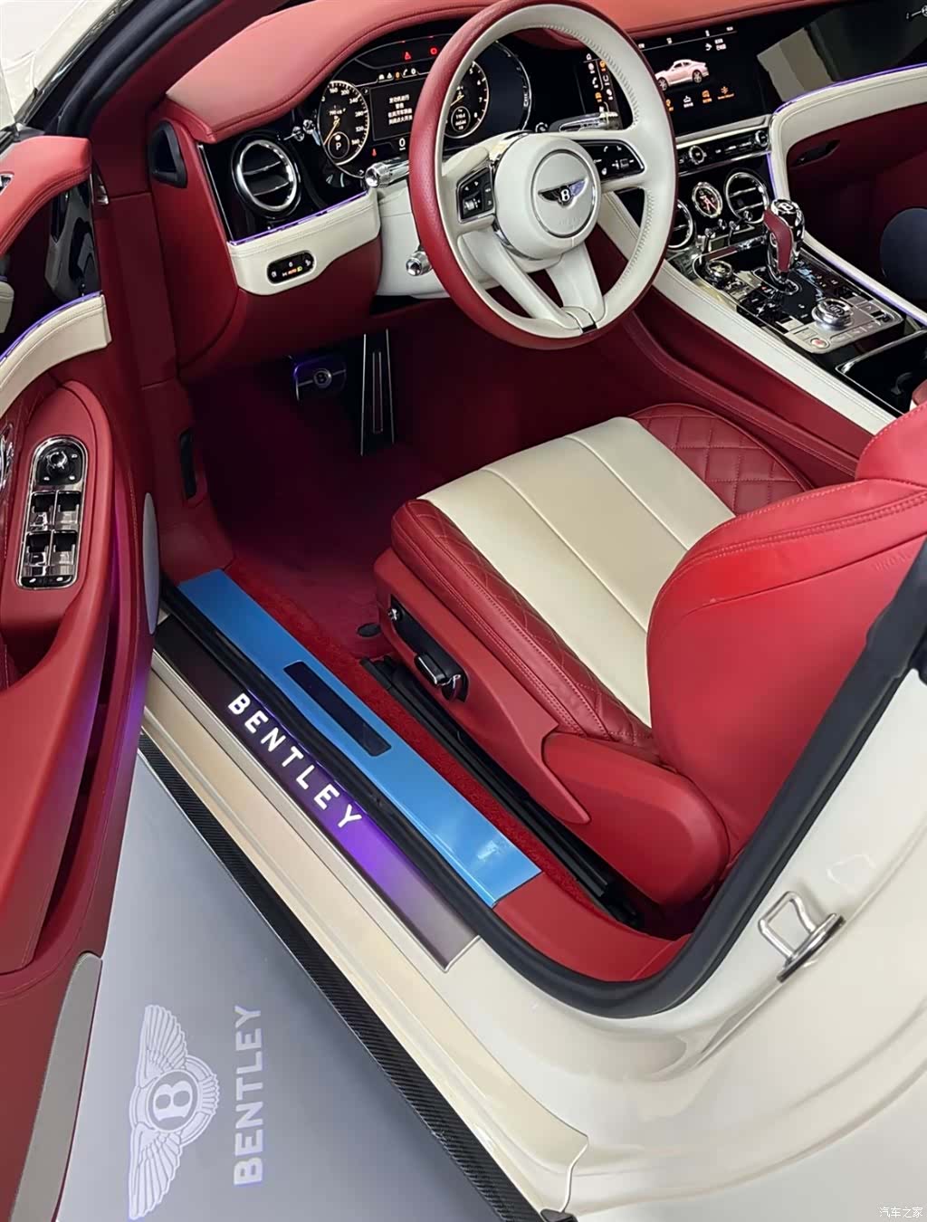 Bentley Continental GT, 2022 все фото