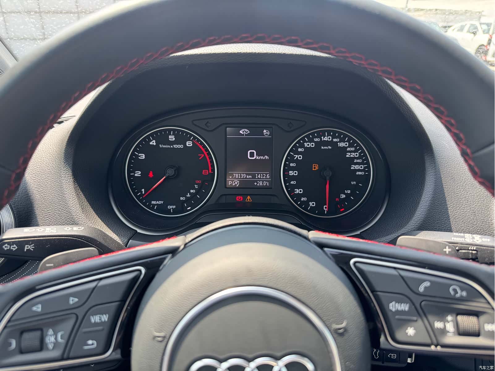 Audi Q2L, 2024 9