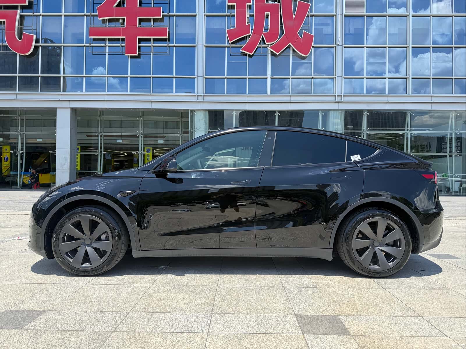 Tesla Model Y, 2022 3