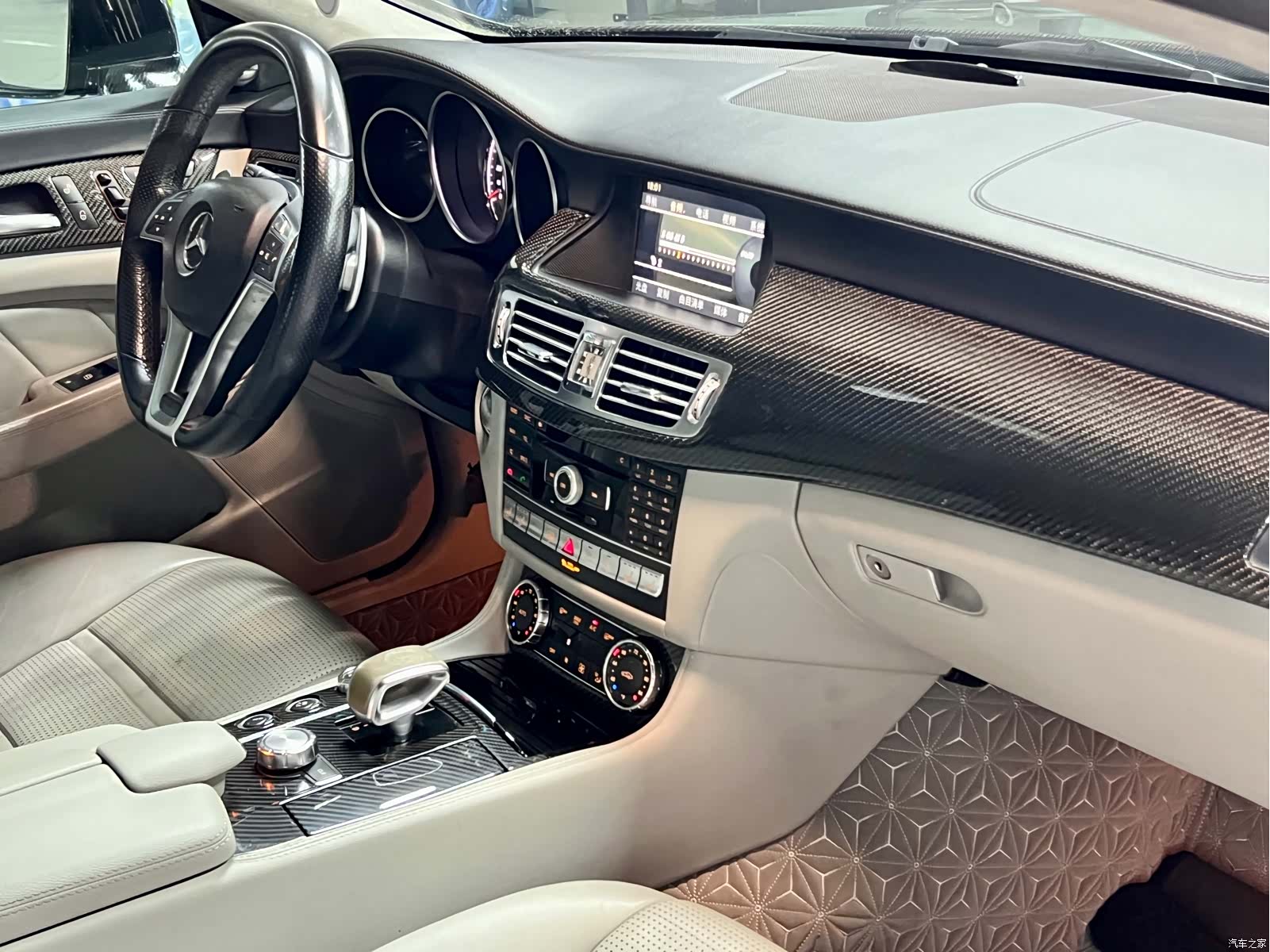Mercedes-Benz CLS, 2011 11