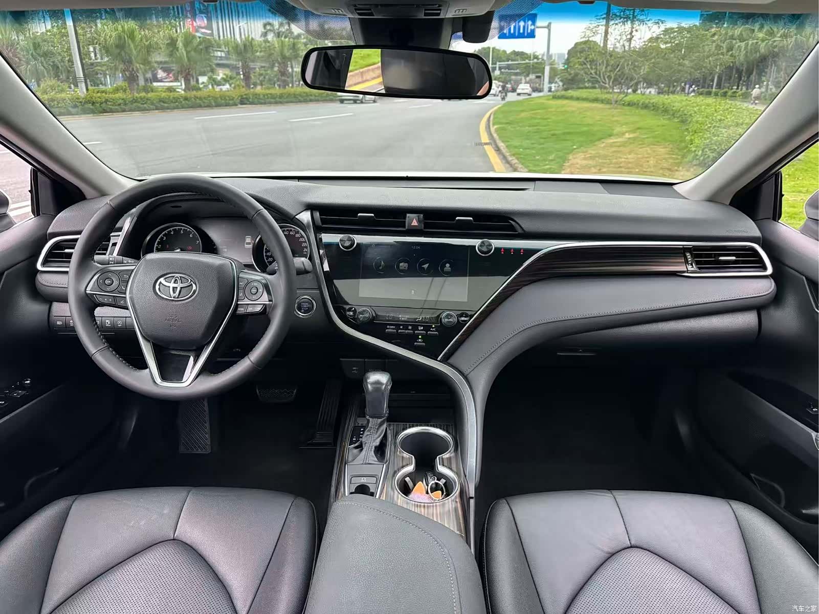 Toyota Camry, 2020 8