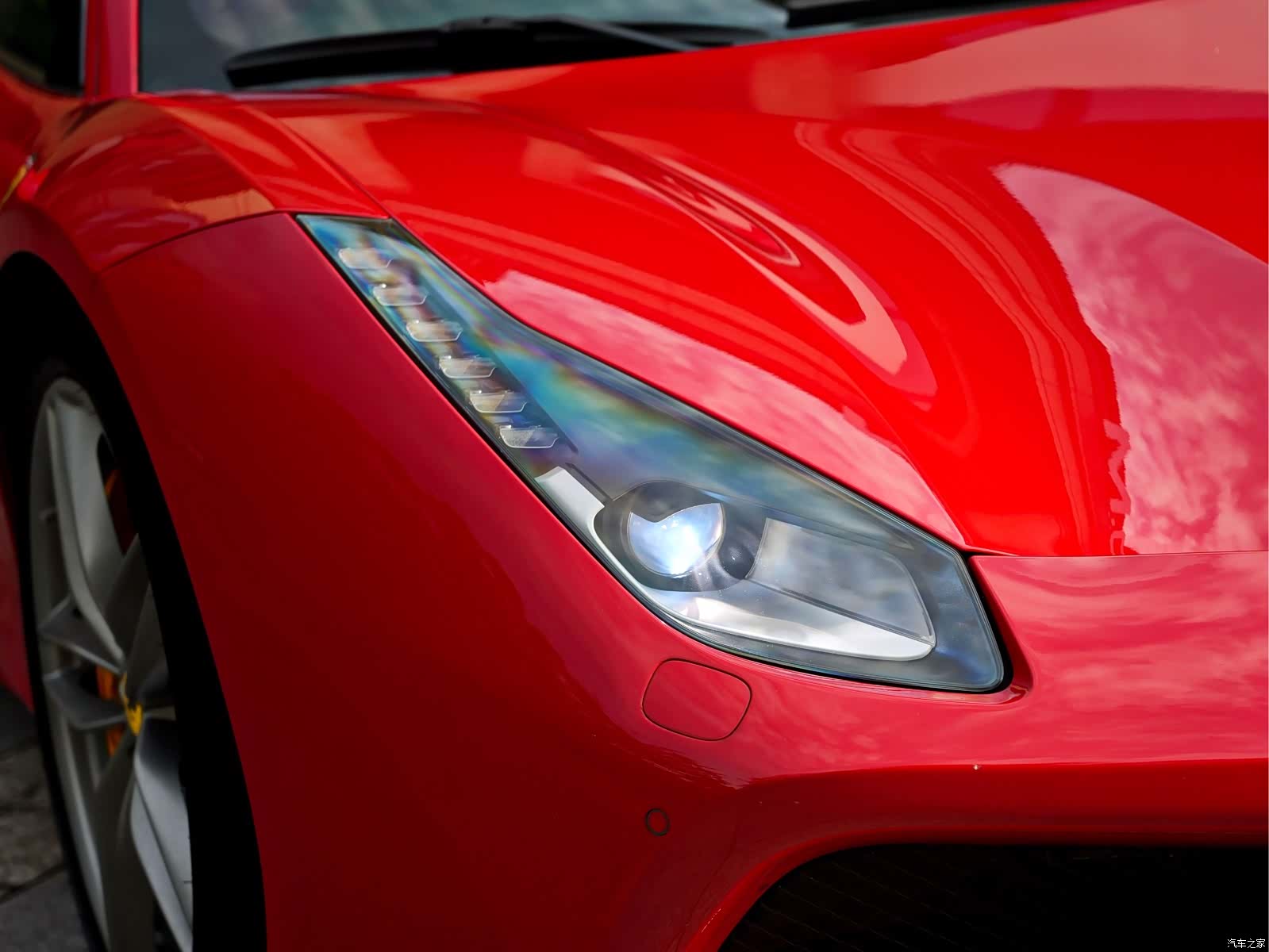 Ferrari 488, 2016 7