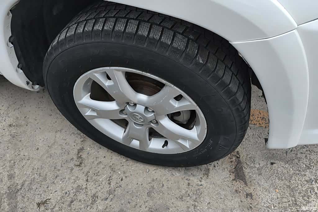 Toyota RAV4, 2011 6