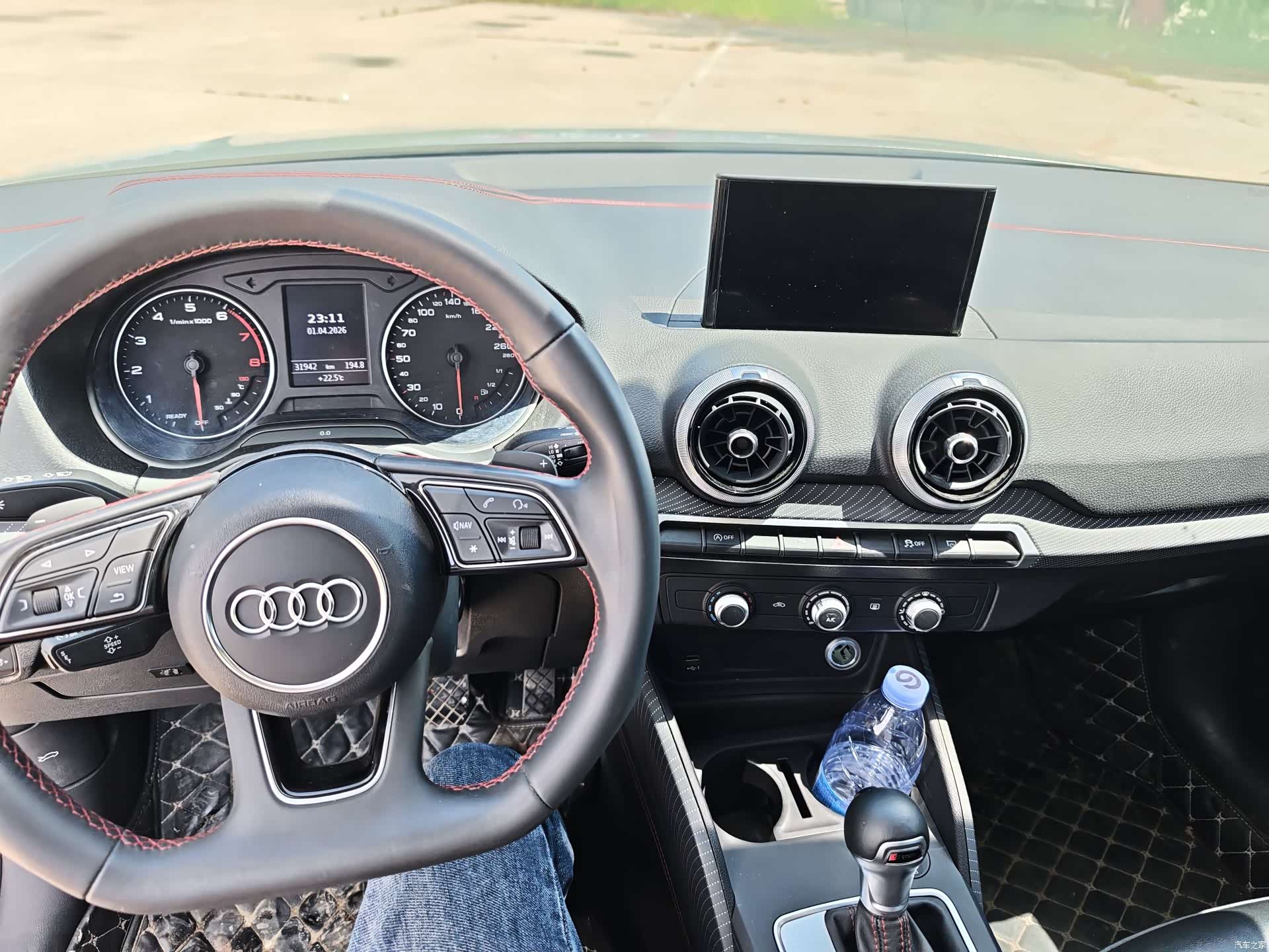 Audi Q2L, 2023 11