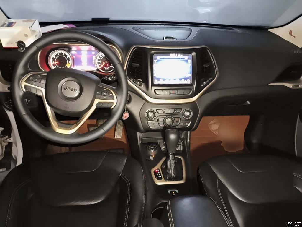 Jeep Cherokee, 2015 10