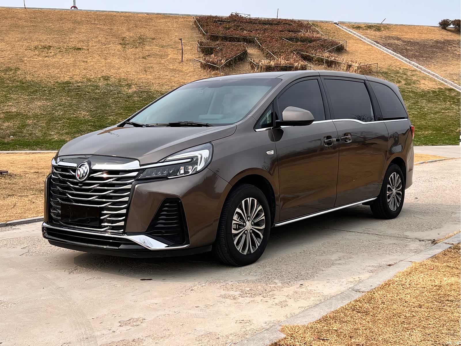 Buick GL8, 2025 1