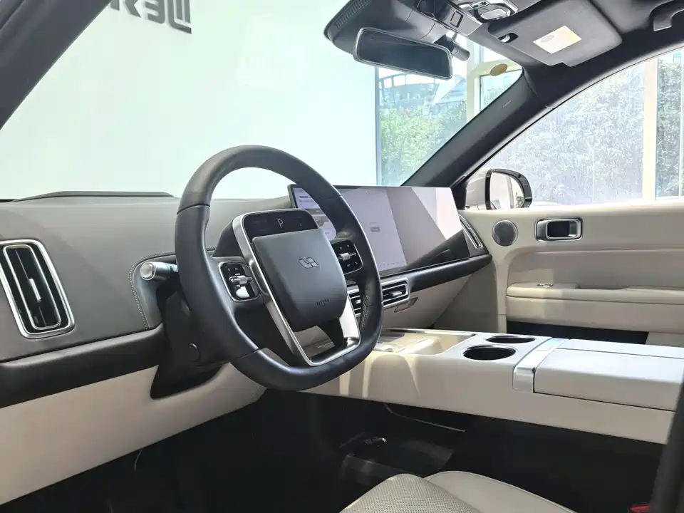 Li Auto Ideal L6