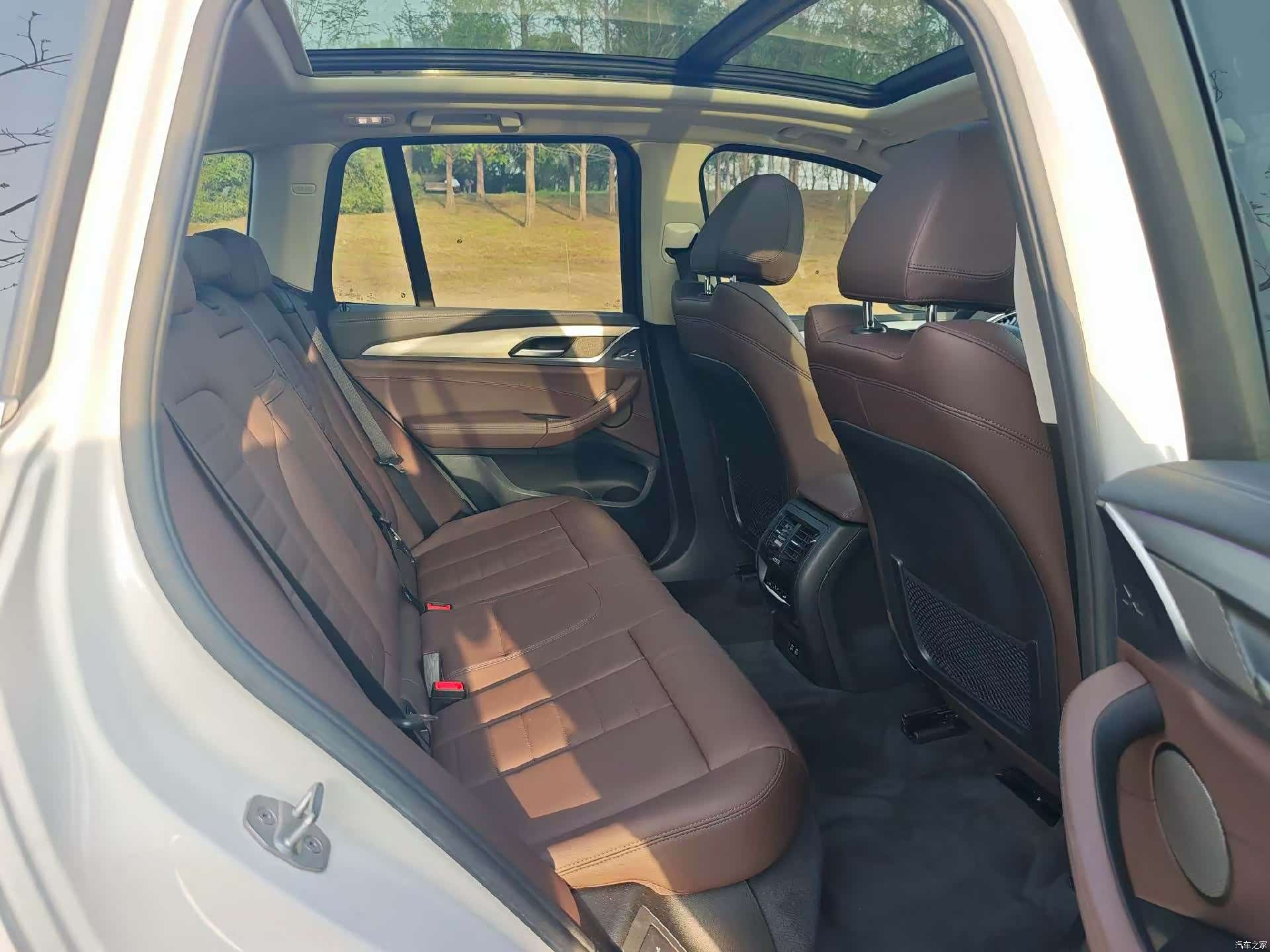 BMW iX3, 2021 9
