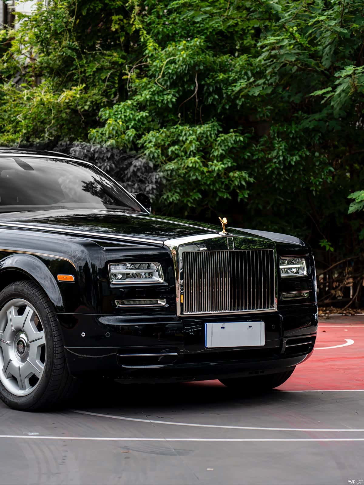 Rolls-Royce Phantom, 2016 4