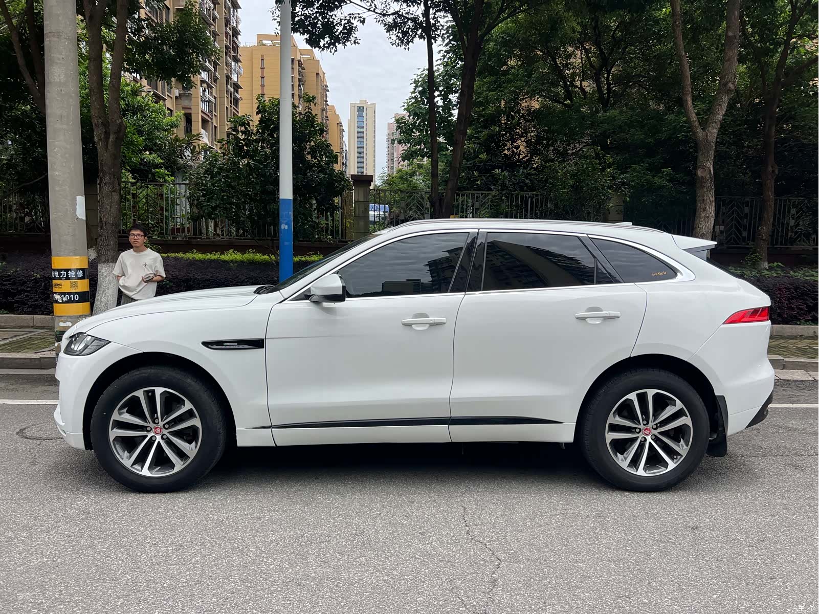 Jaguar F-PACE, 2017 все фото