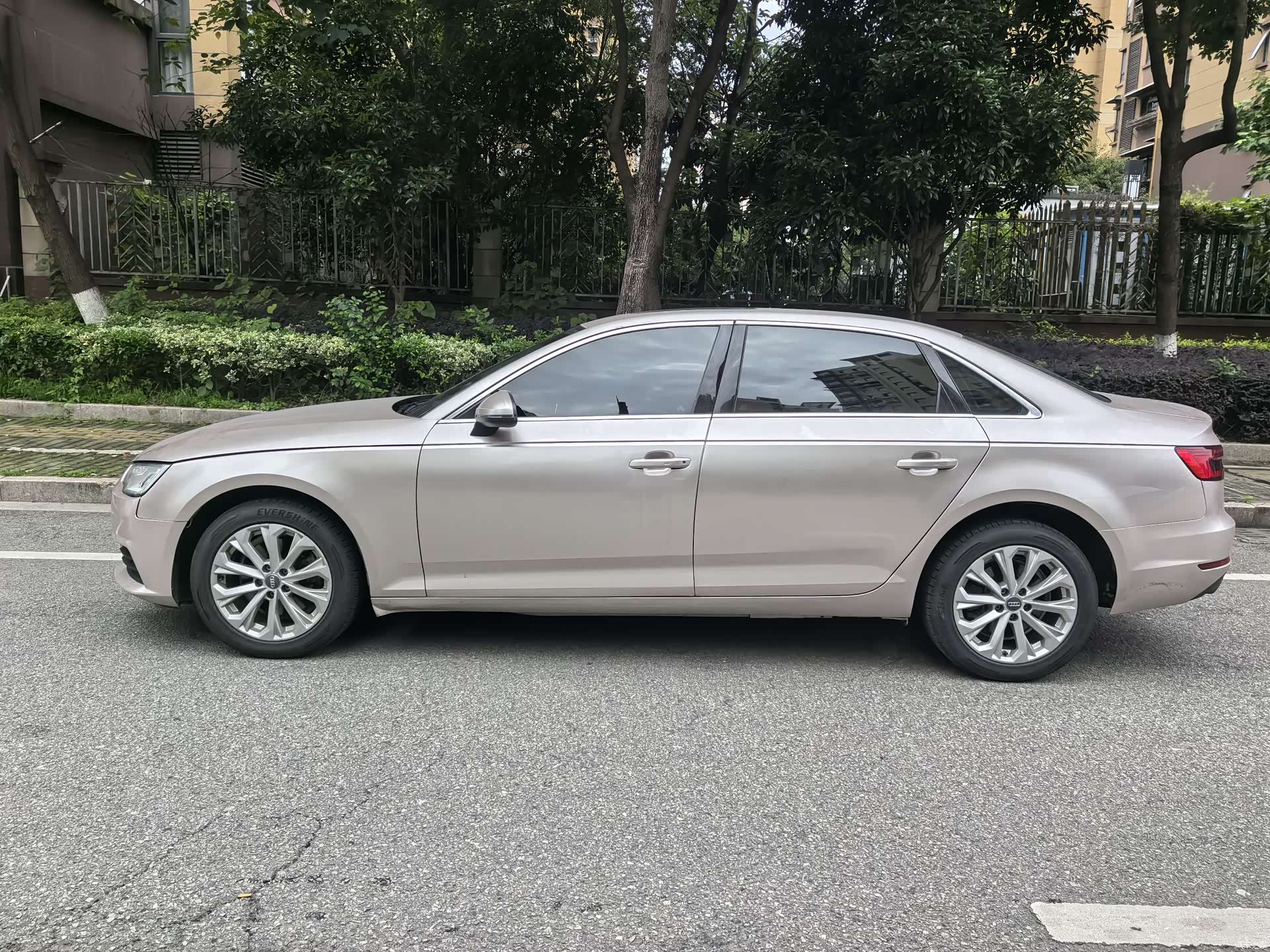 Audi A4L, 2017 4