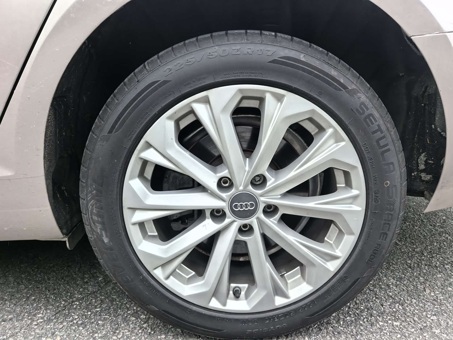 Audi A4L, 2017 все фото