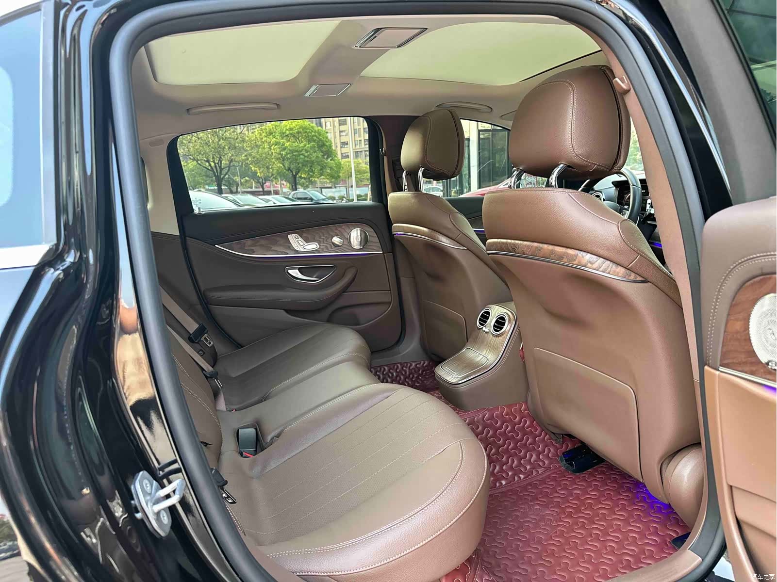Mercedes-Benz E-Class, 2022 27