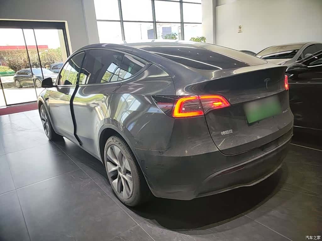 Tesla Model Y, 2022 все фото