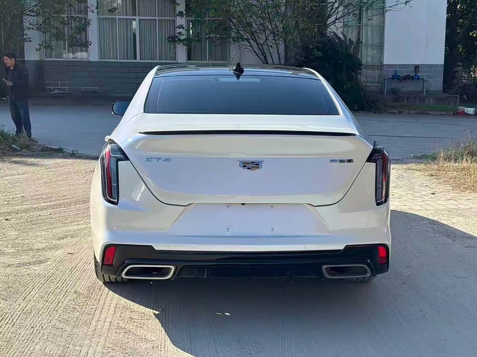 Cadillac CT4