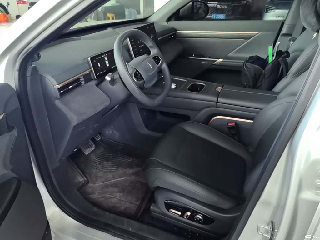 DongFeng eπ008, 2024 15