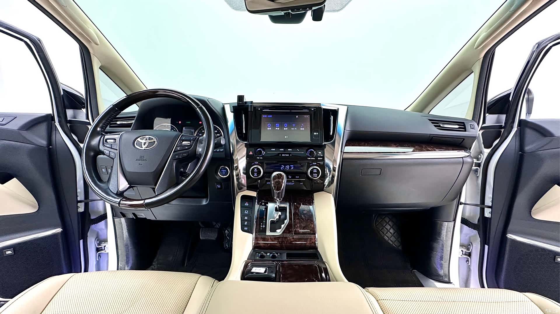 Toyota Alphard, 2020 13