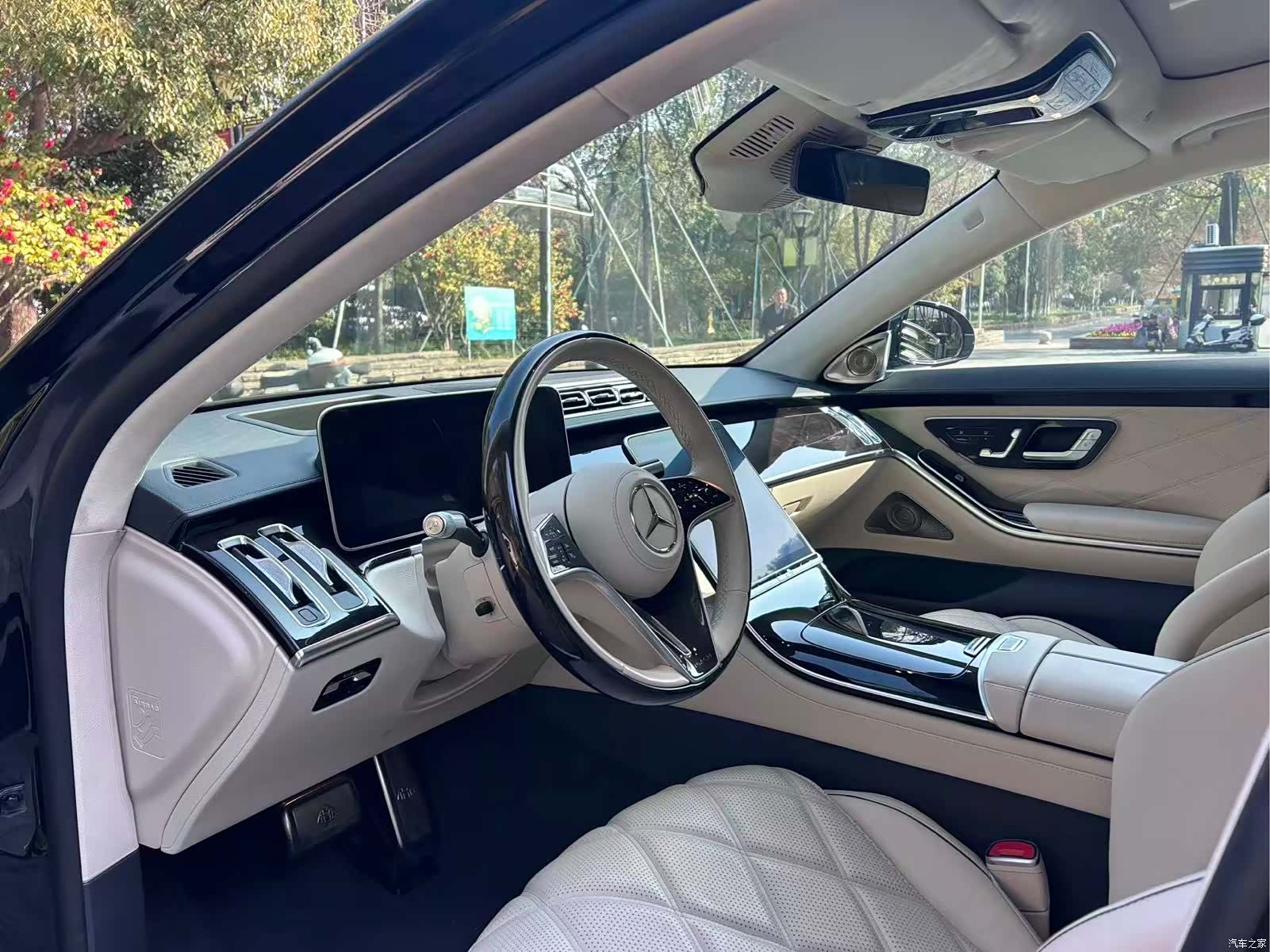 Maybach S-Class, 2023 9