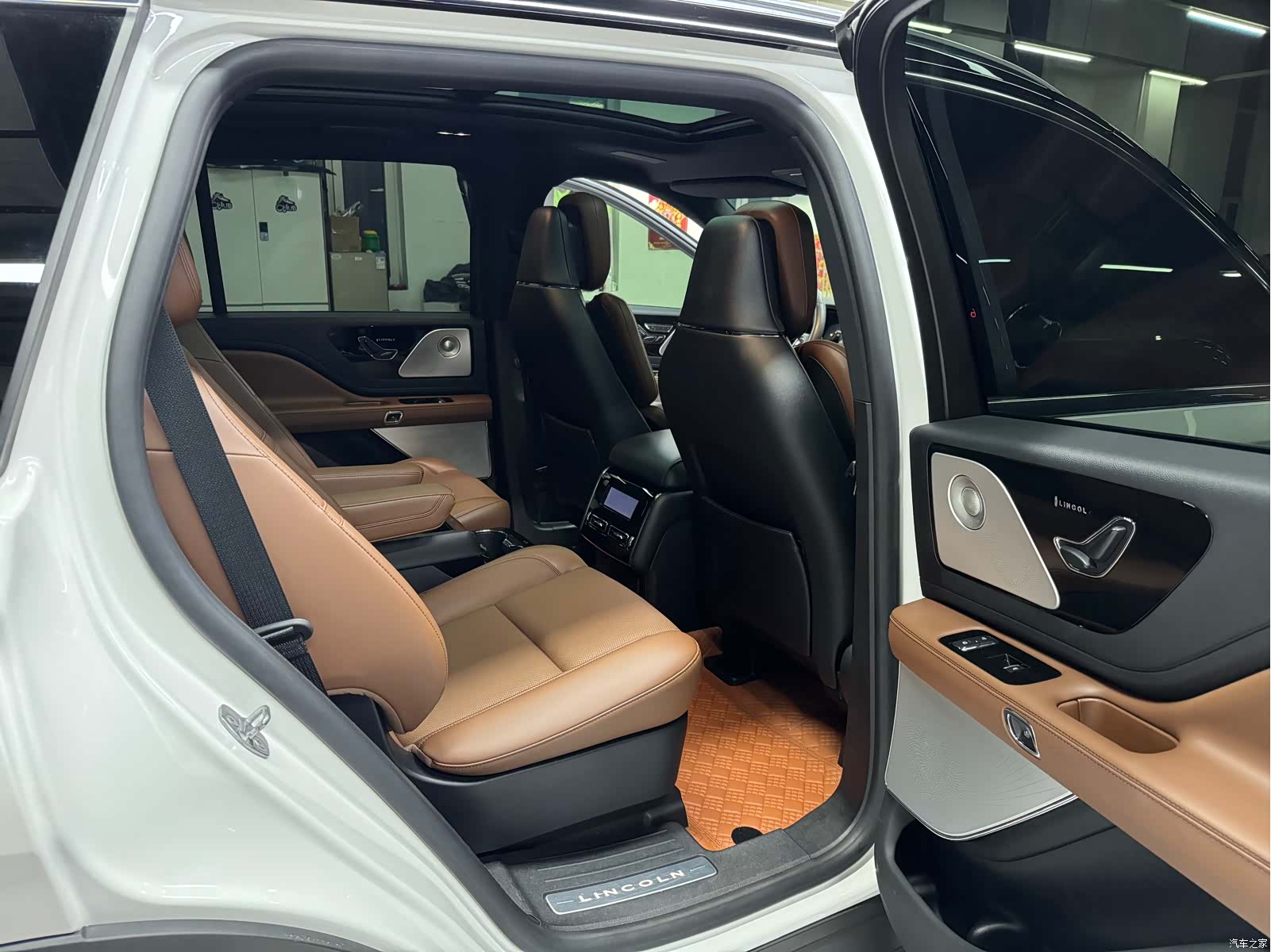 Lincoln Aviator, 2022 9