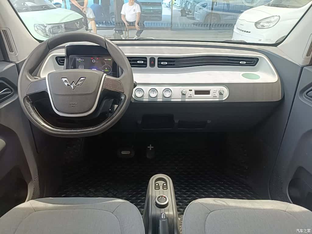 Wuling MINIEV, 2021 10