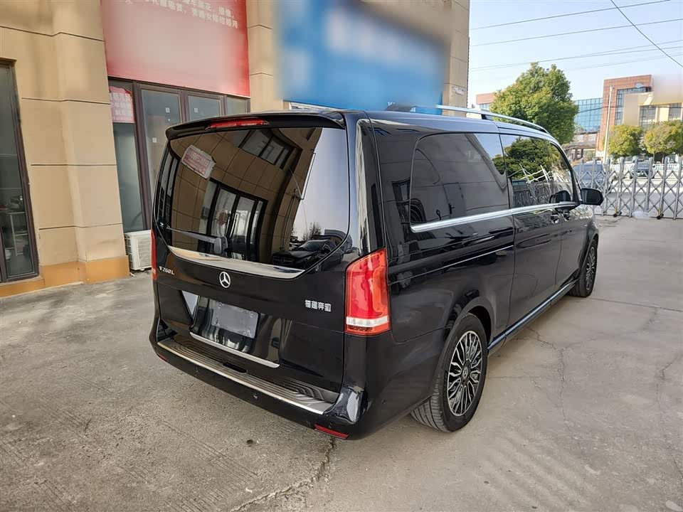 Mercedes-Benz V-class