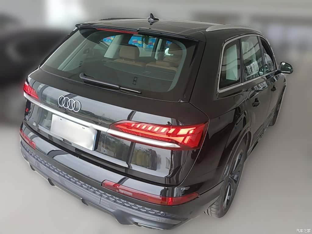 Audi Q7, 2025 12