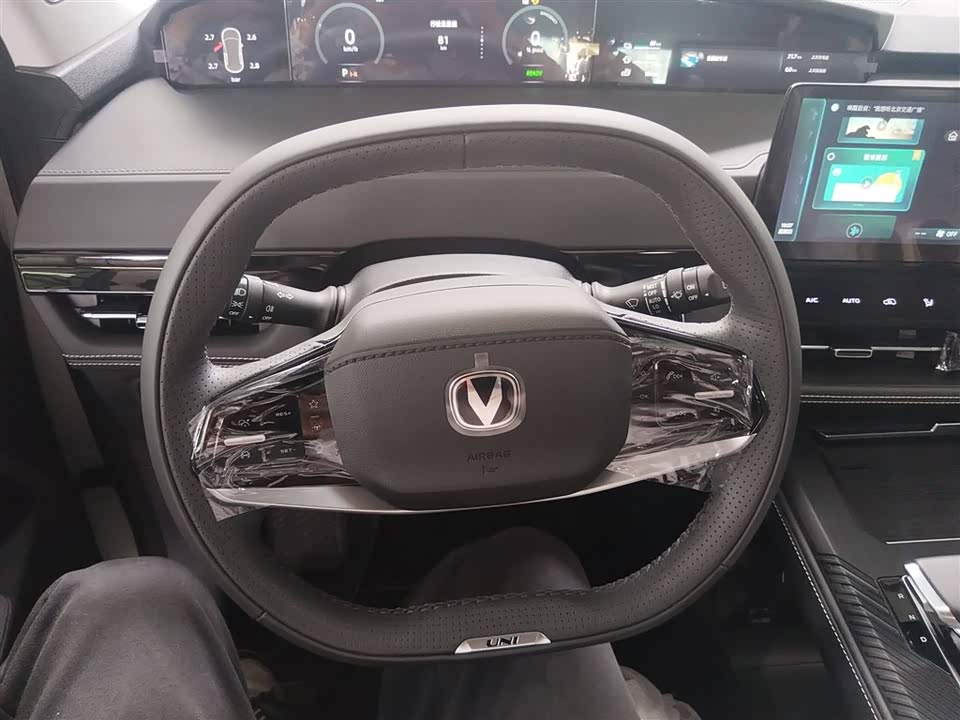 Changan UNI-K Smart iDD