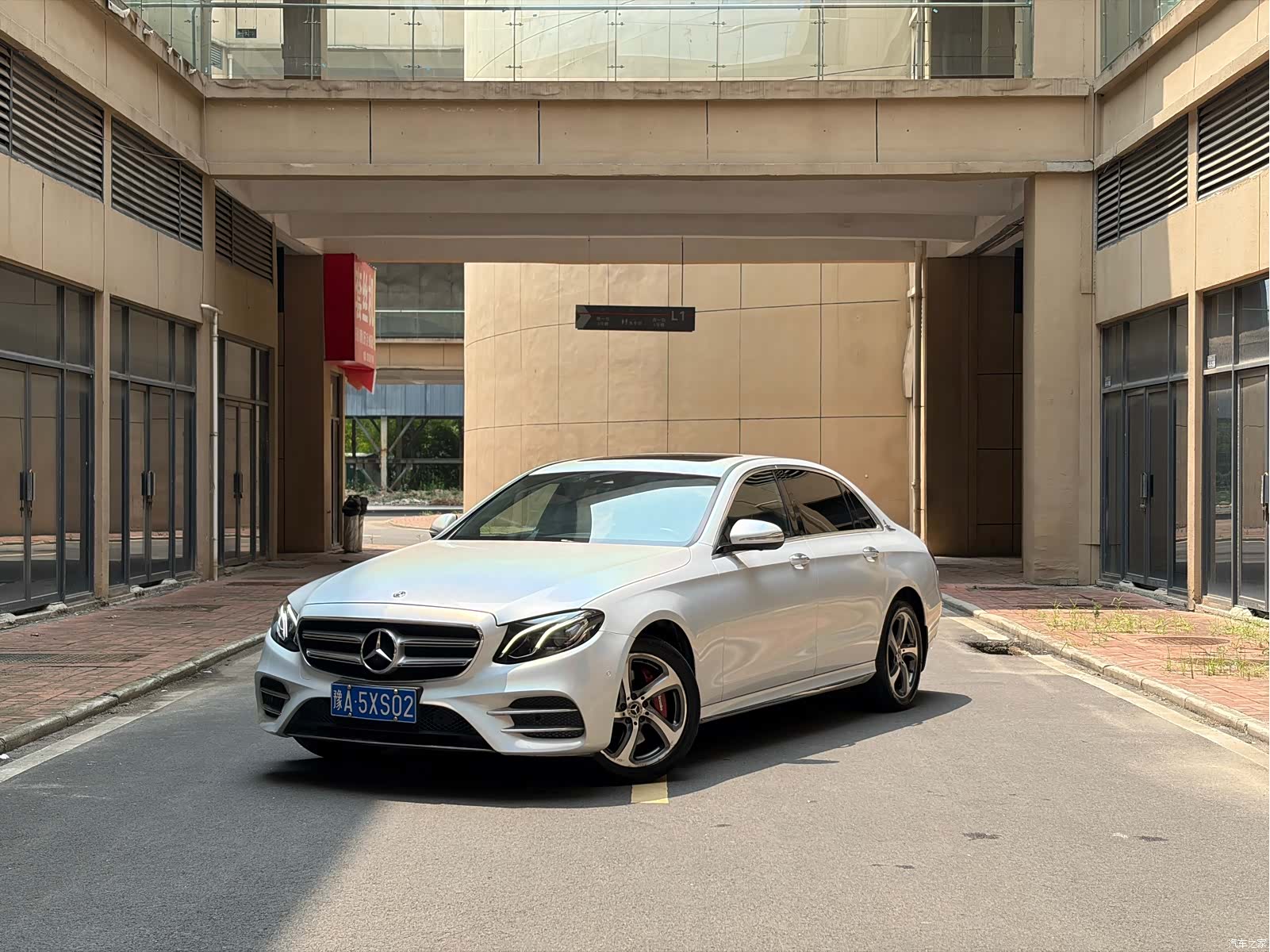 Mercedes-Benz E-Class, 2017 1